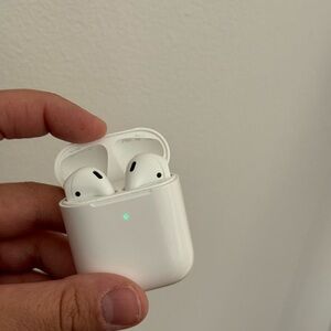 Apple AirPods 2 Generation